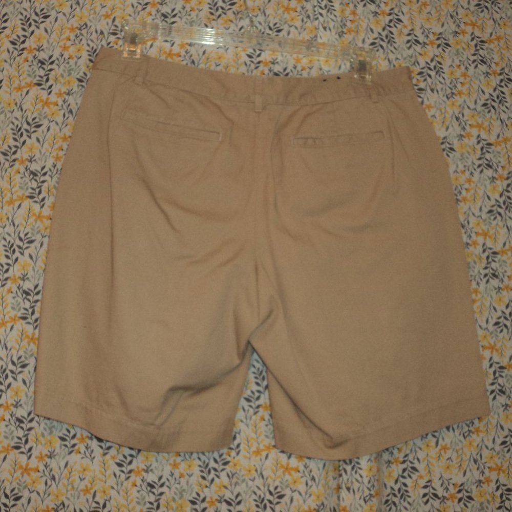 Shorts - Picture 5 of 6